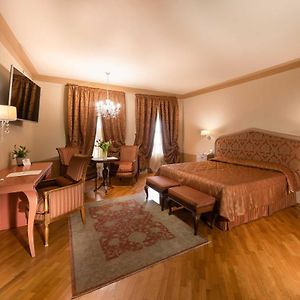 Superior Zimmer mit Kingsize-Bett